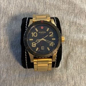 Nixon “Diplomat” Yellow Gold SS